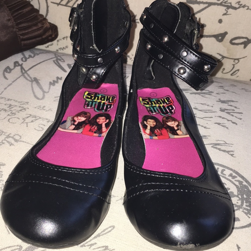 Ankle shoe girl